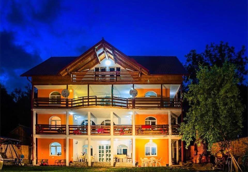 Affittacamere Casa Cristalina&Dumy Albac Esterno foto
